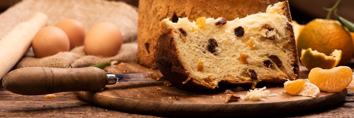 Italienischer Weihnachstkuchen Panettone Panettone oder Panetón auf spanisch